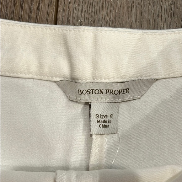 Boston Proper Women’s Cream Tailored Shorts Zip On Side Neutral Basic Size 4 - Picture 2 of 7
